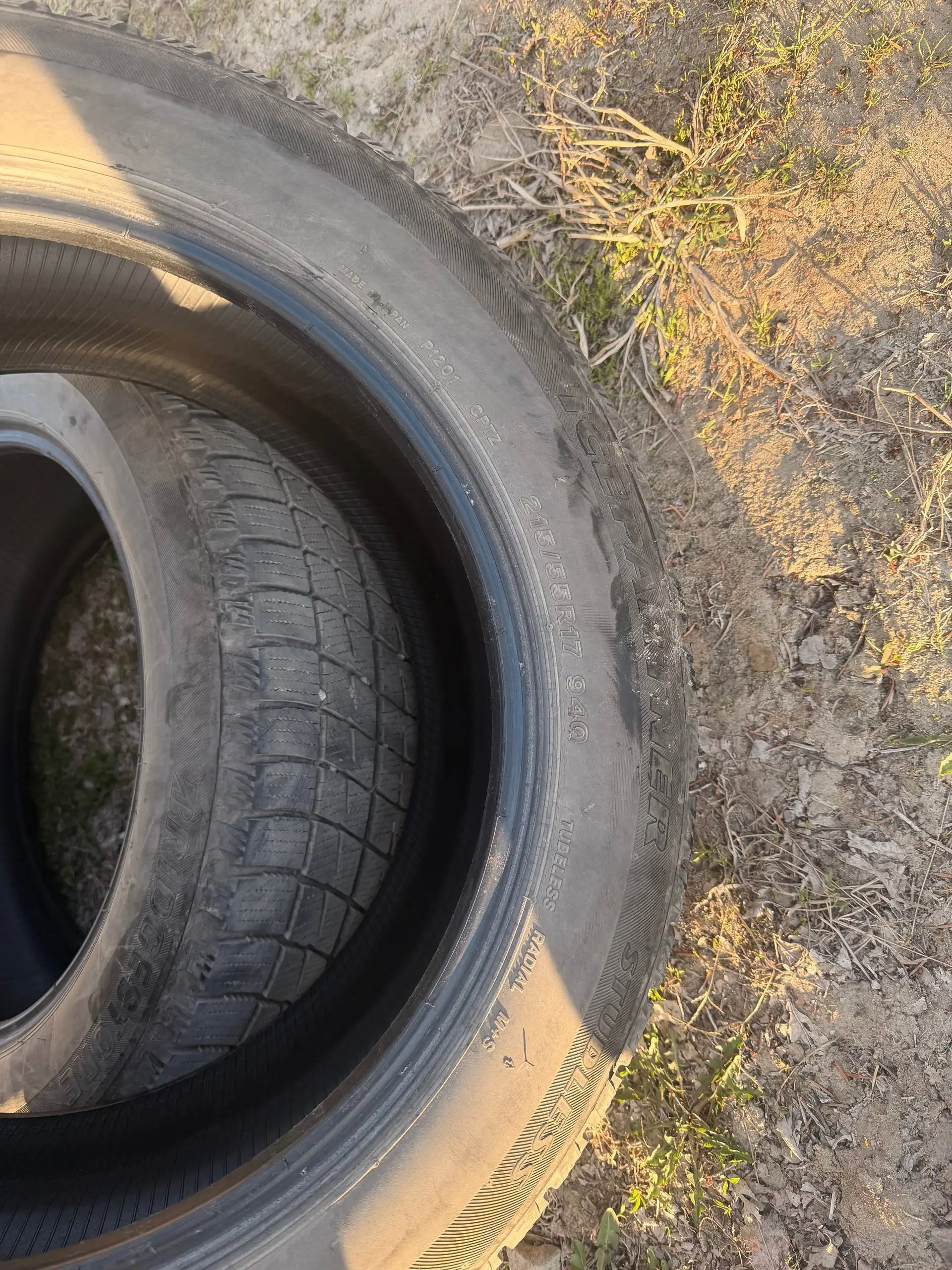 Продам зимние шины 215/55 R17 - Шины (Авто) в Хабаровск