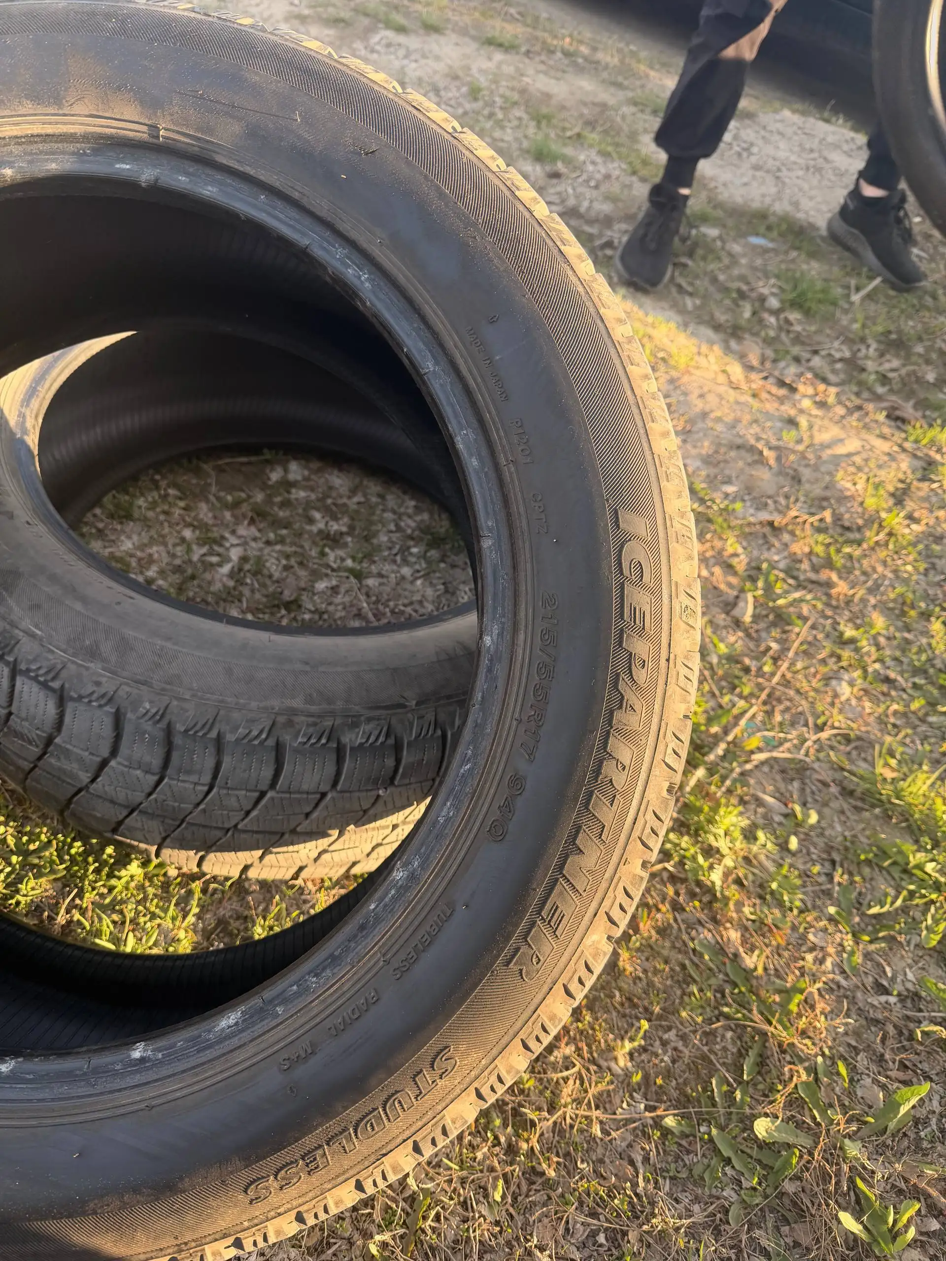 Продам зимние шины 215/55 R17 - Шины (Авто) в Хабаровск