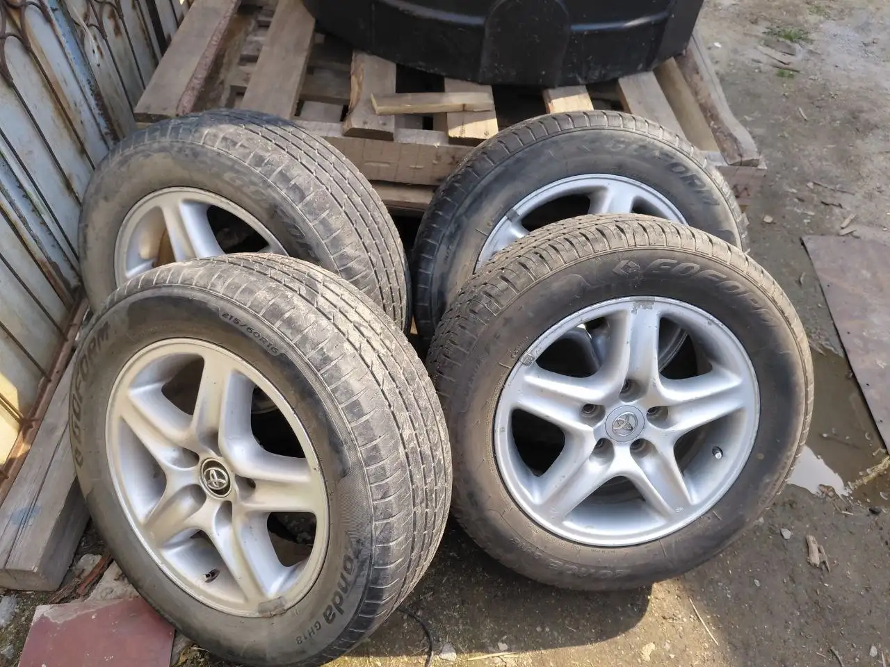 Колёса Toyota R16 5x114 - Шины и диски (Авто) в Хабаровск