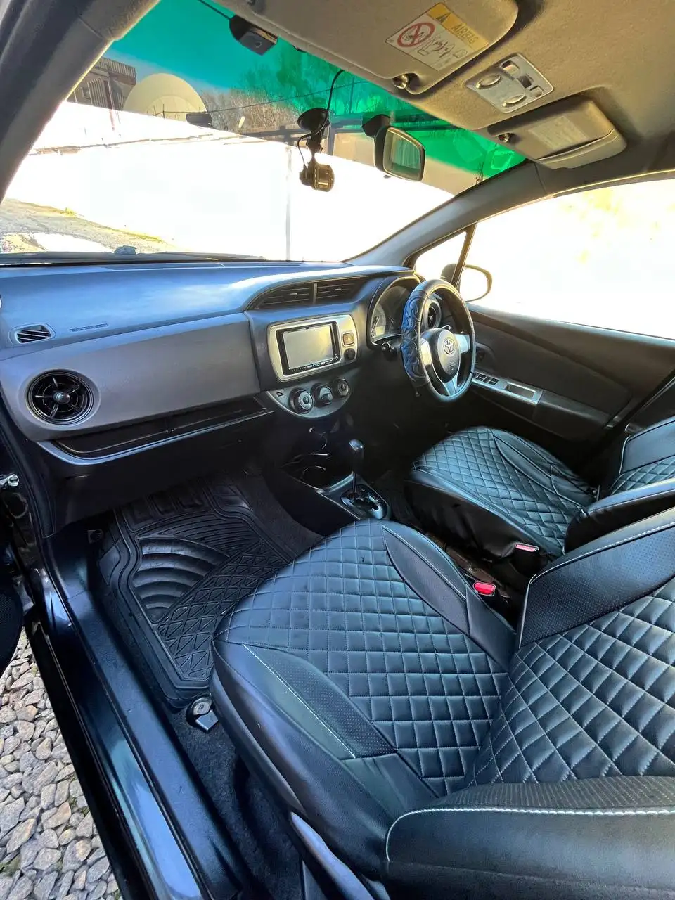 Toyota Vitz 2016 - Авто в Хабаровск