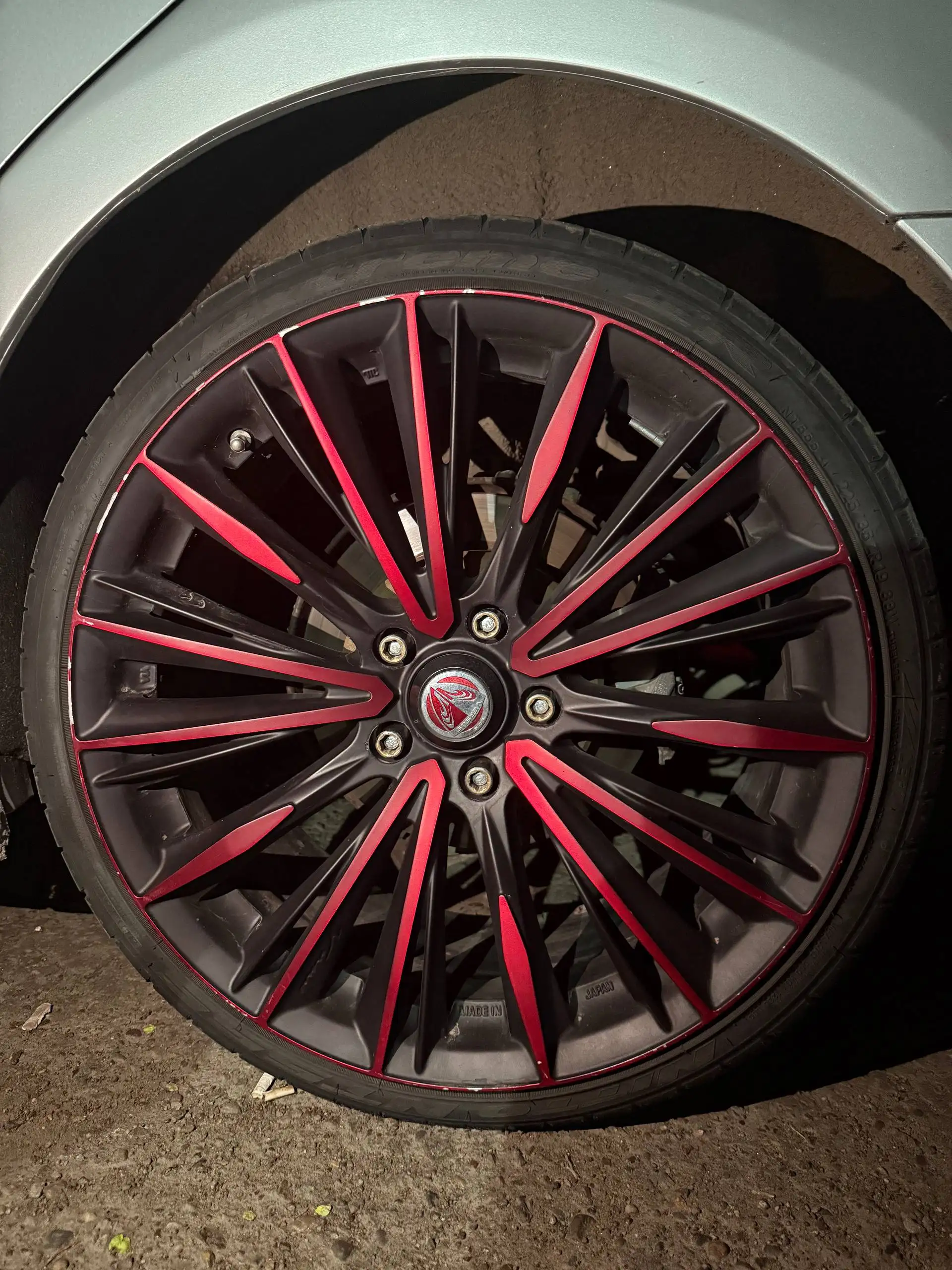 R19 5x114.3 оригинальные японские диски Rays с резиной на докат - Колёса и диски (Запчасти) в Хабаровск