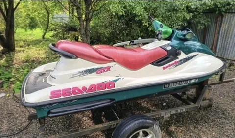 Продам Гидроцикл Sea-Doo bombardir 2001 - Аренда авто в Хабаровск