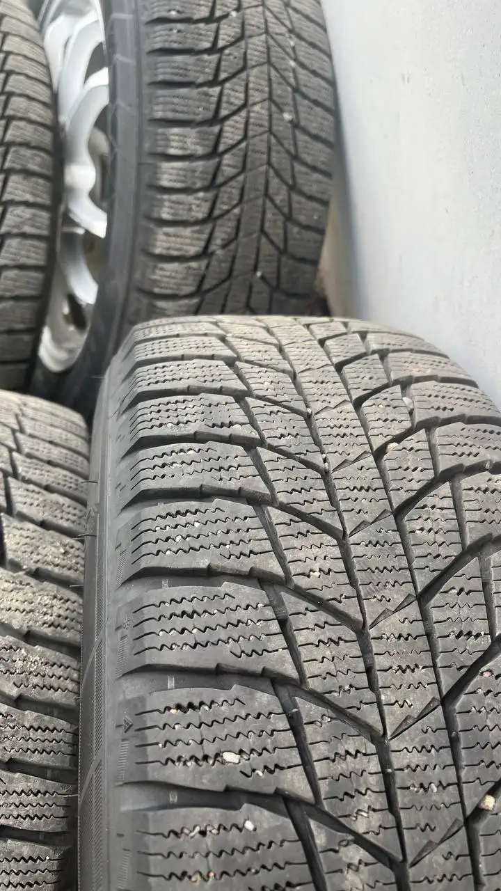 Продам зимние колеса в сборе - Шины и диски (Авто) в Хабаровск