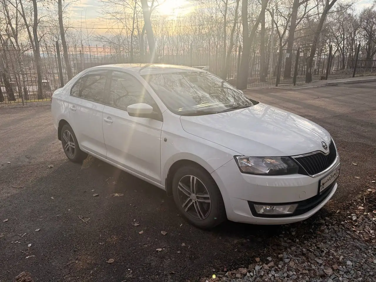 Рапид 2016 МКПП - Легковые автомобили (Авто) в Хабаровск