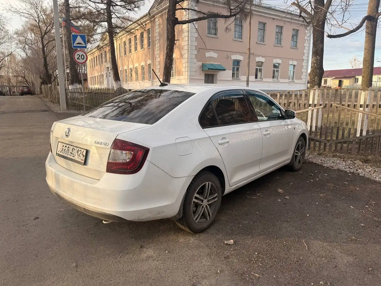 Рапид 2016 МКПП - Легковые автомобили (Авто) в Хабаровск