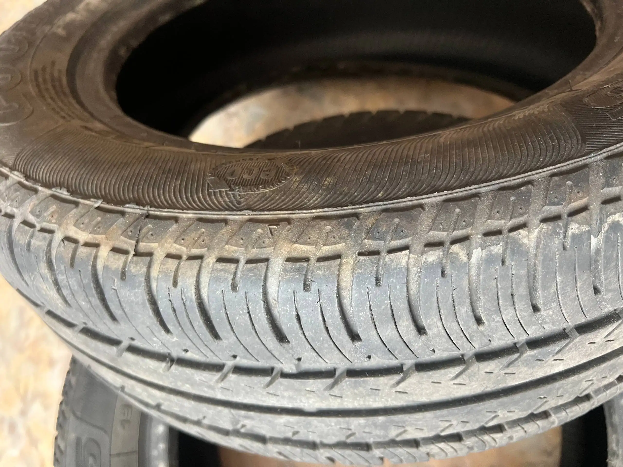 Продам летнюю резину Goodyear 195/60 R15 - Шины (Авто) в Хабаровск