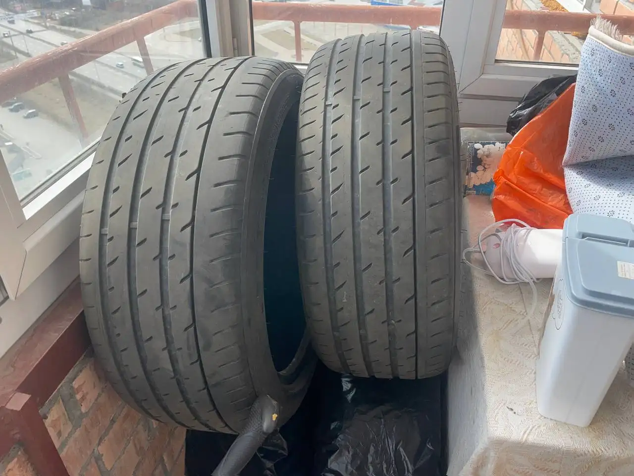 Продам шины 225/45 R17 - Шины и диски (Авто) в Хабаровск