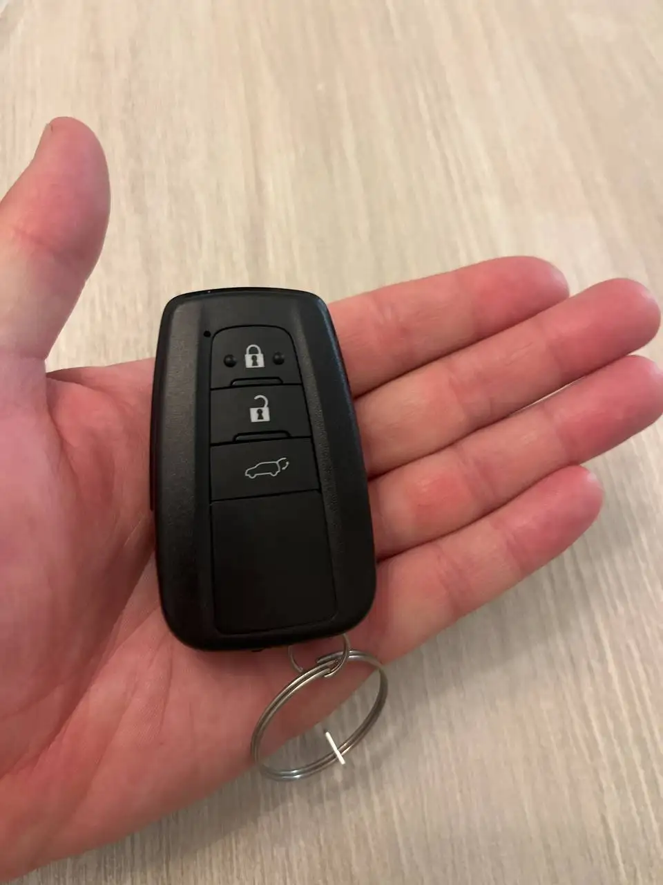 Чип ключ Toyota Corolla Cross (новый, Япония) - Запчасти (Авто) в Хабаровск