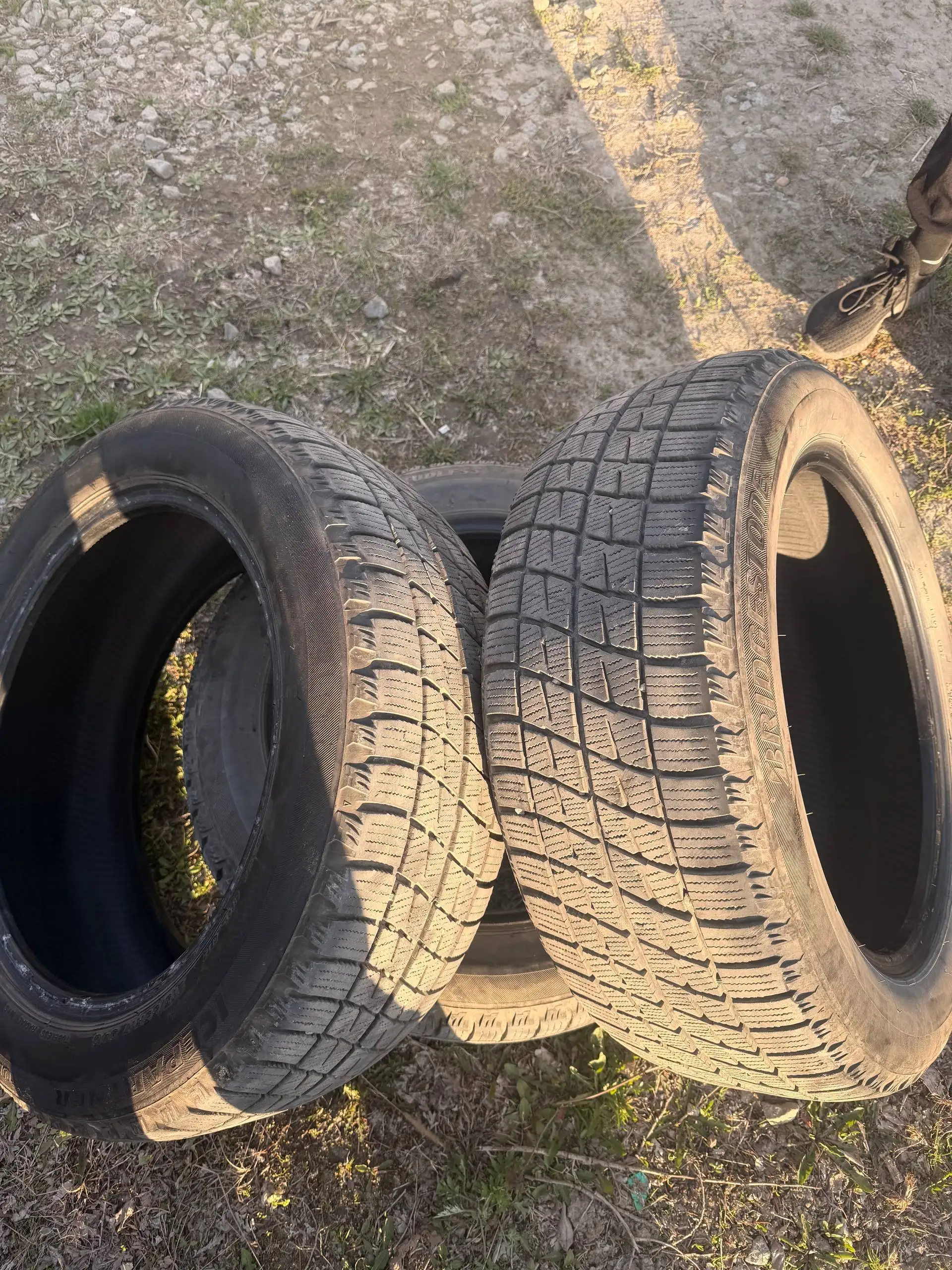 Продам зимние шины 215/55 R17 - Шины и диски (Авто) в Хабаровск