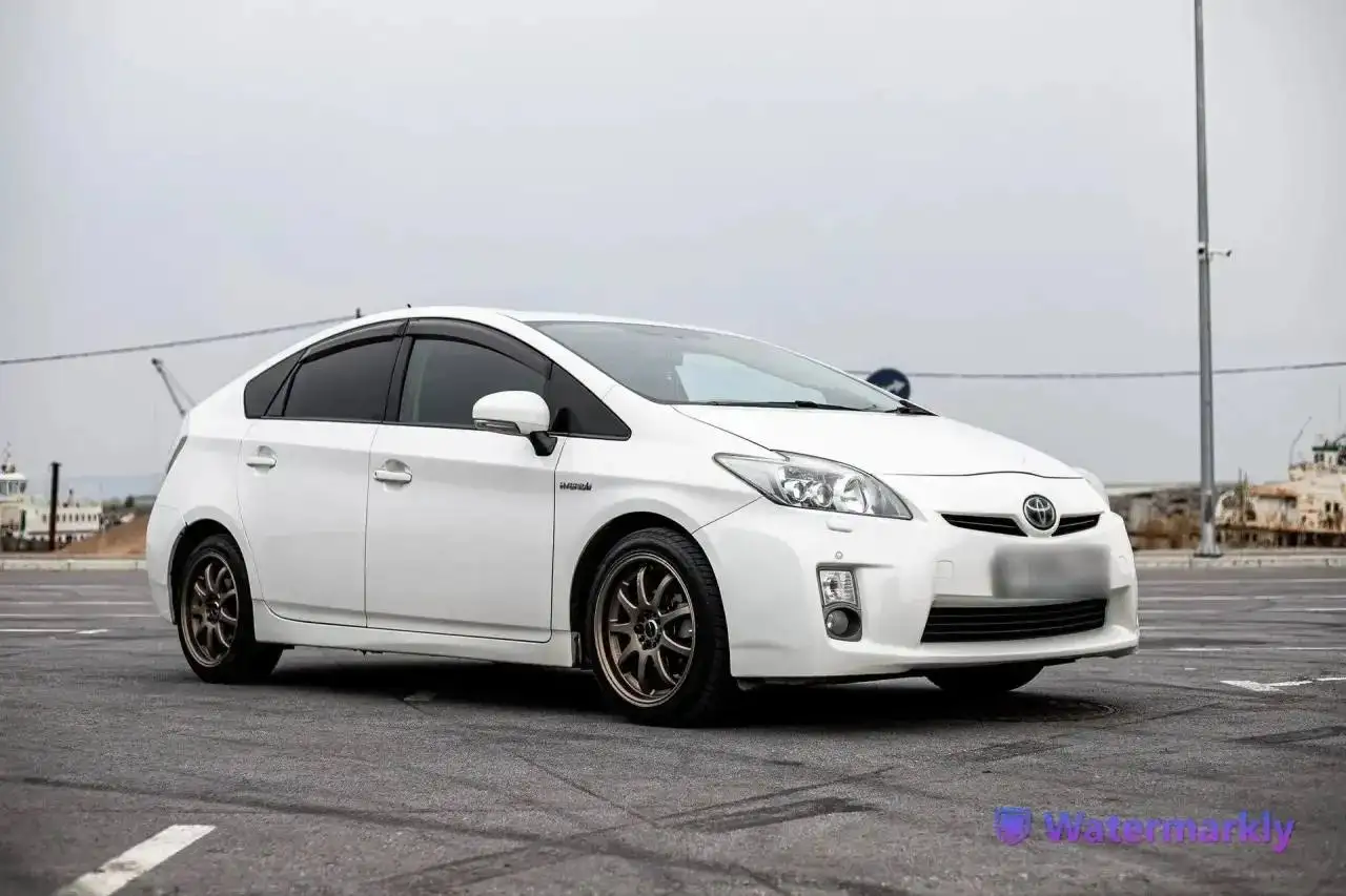 Toyota Prius 30, 2011 г.в. - Авто в Хабаровск