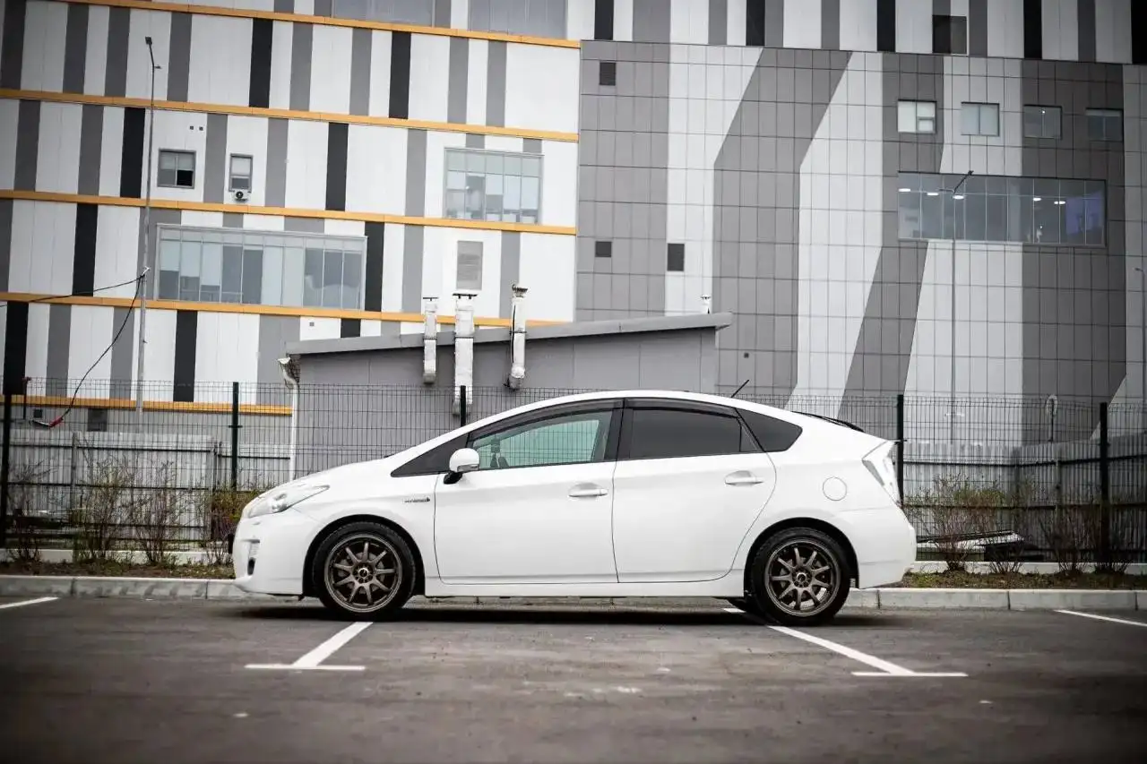 Toyota Prius 30, 2011 г.в. - Авто в Хабаровск