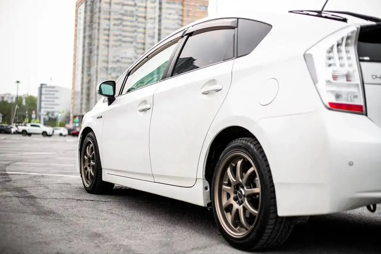 Toyota Prius 30, 2011 г.в. - Авто в Хабаровск