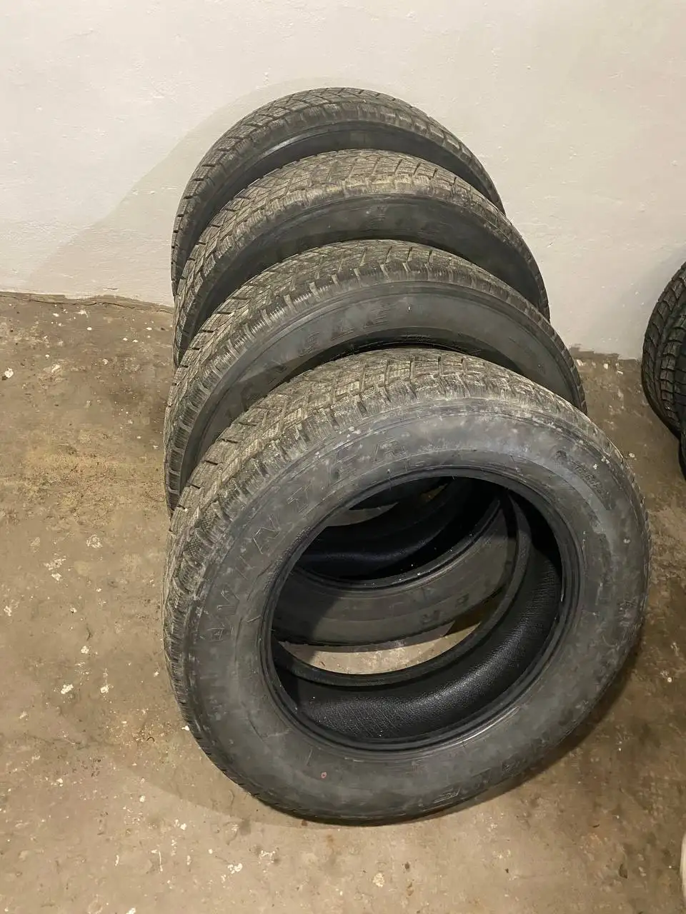 Зимняя резина Winter шипованная 275/60 R20 б/у - Шины (Авто) в Хабаровск
