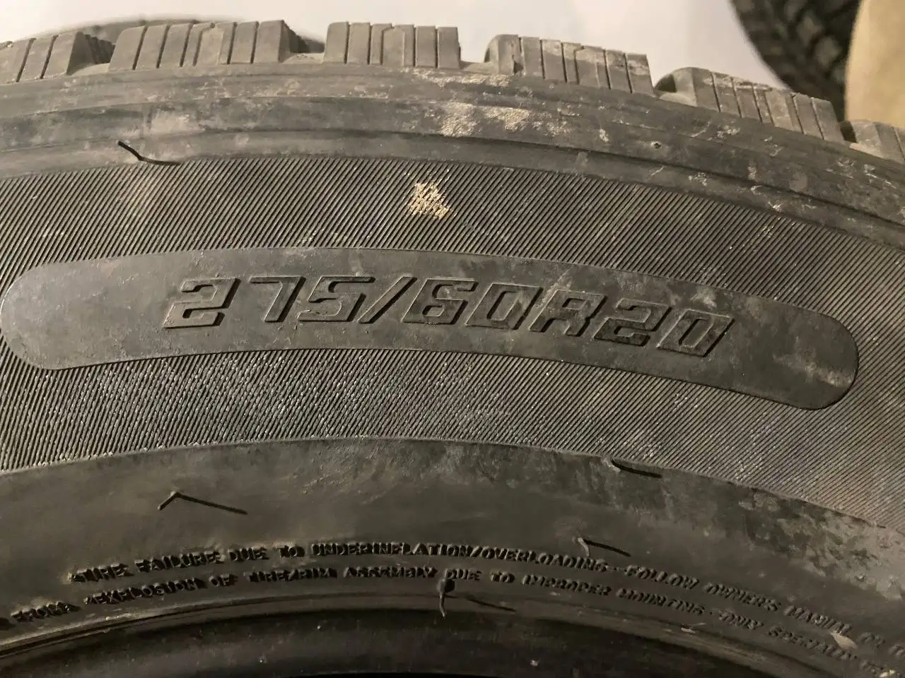 Зимняя резина Winter шипованная 275/60 R20 б/у - Шины (Авто) в Хабаровск
