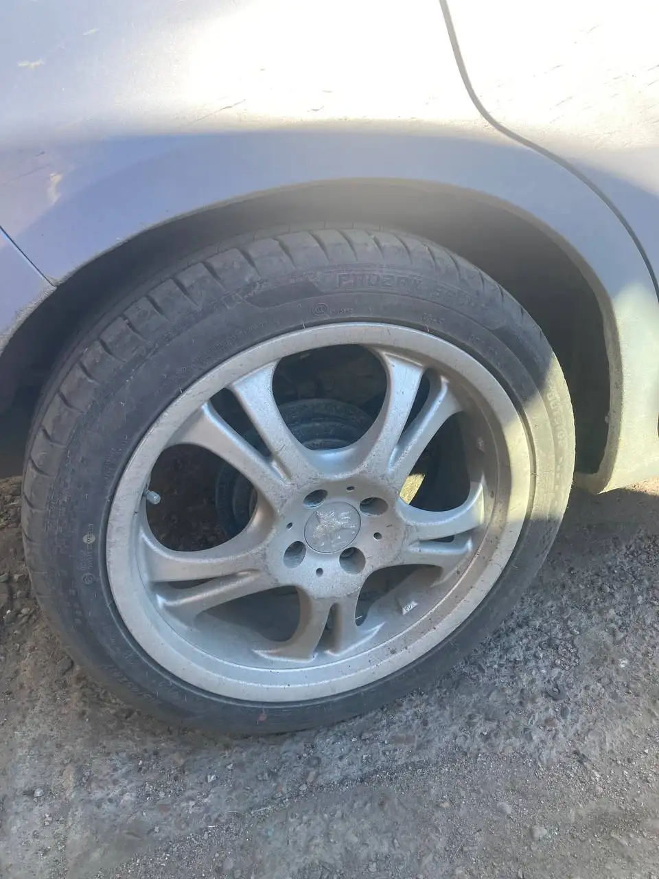 Продам колеса 215/45r17 4x100 - Авто в Хабаровск
