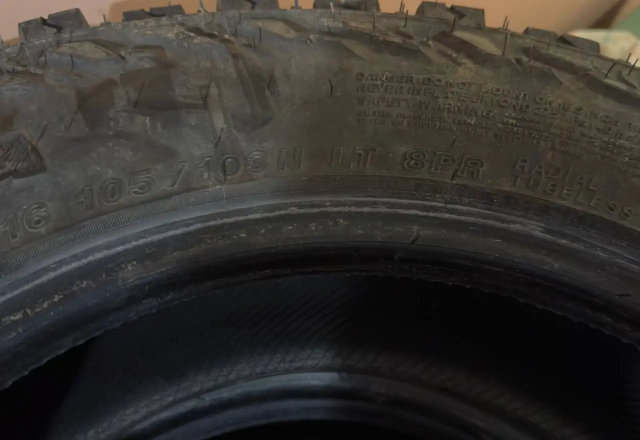 Шины Yokohama 185/85R16 - Шины (Авто) в Хабаровск