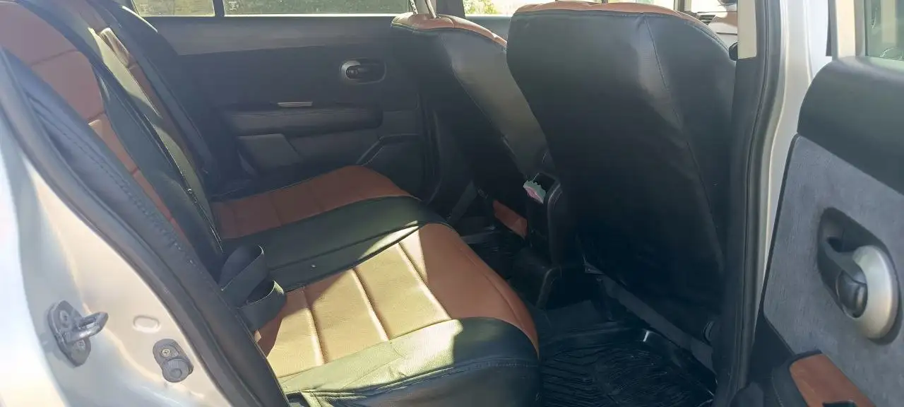 Продам Nissan Tiida Latio 2010 - Легковые автомобили (Авто) в Биробиджан