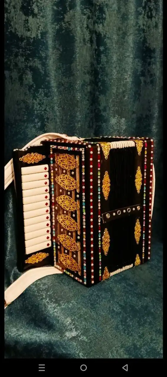 Тальянка 1972 года казанской фабрики - Музыкальные инструменты (Хобби и отдых) в Казань