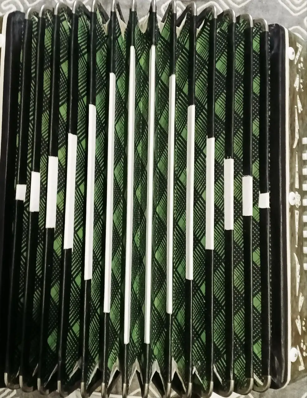 Шикарная гармонь Беларусь с новыми ремнями и решетками - Музыкальные инструменты (Хобби и отдых) в Казань