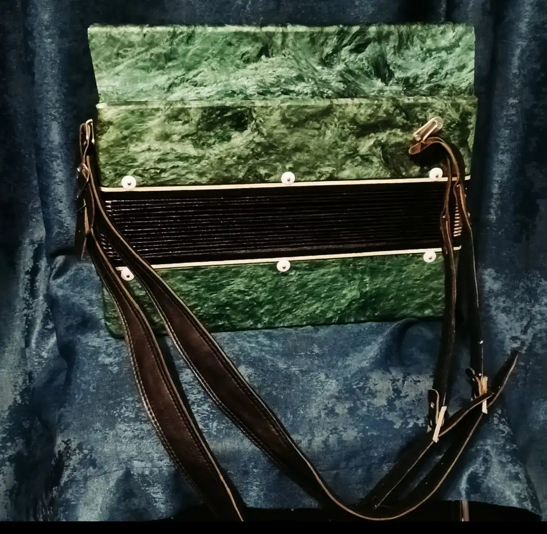 Продажа гармони Беларусь в отличном состоянии - Музыкальные инструменты (Барахолка) в Казань