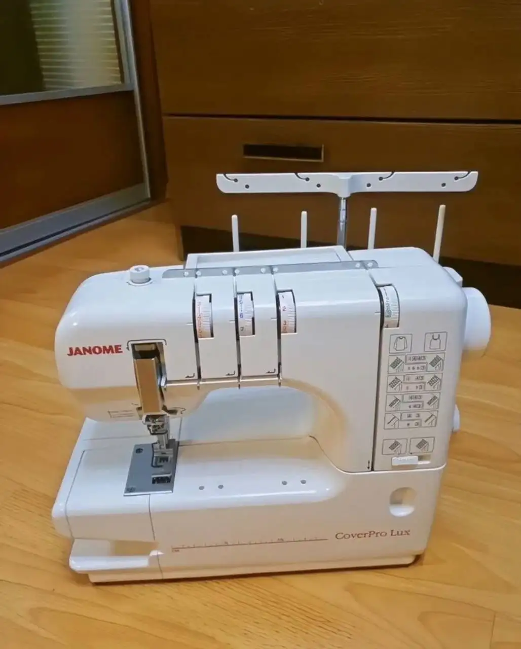 Продам швейную машинку Janome CoverPro Lux - Швейные машины (Барахолка) в Казань