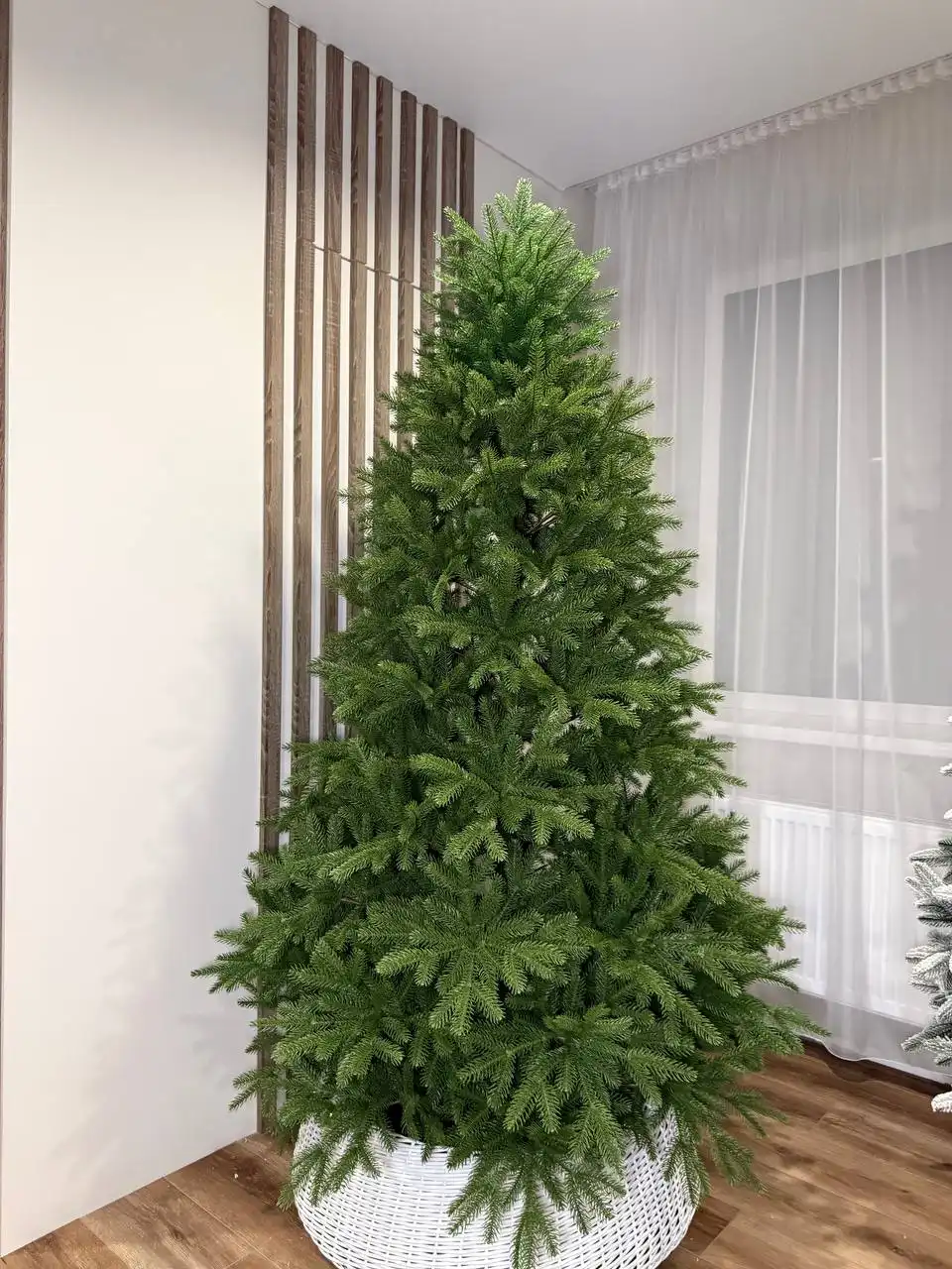 Продажа премиальных искусственных елей