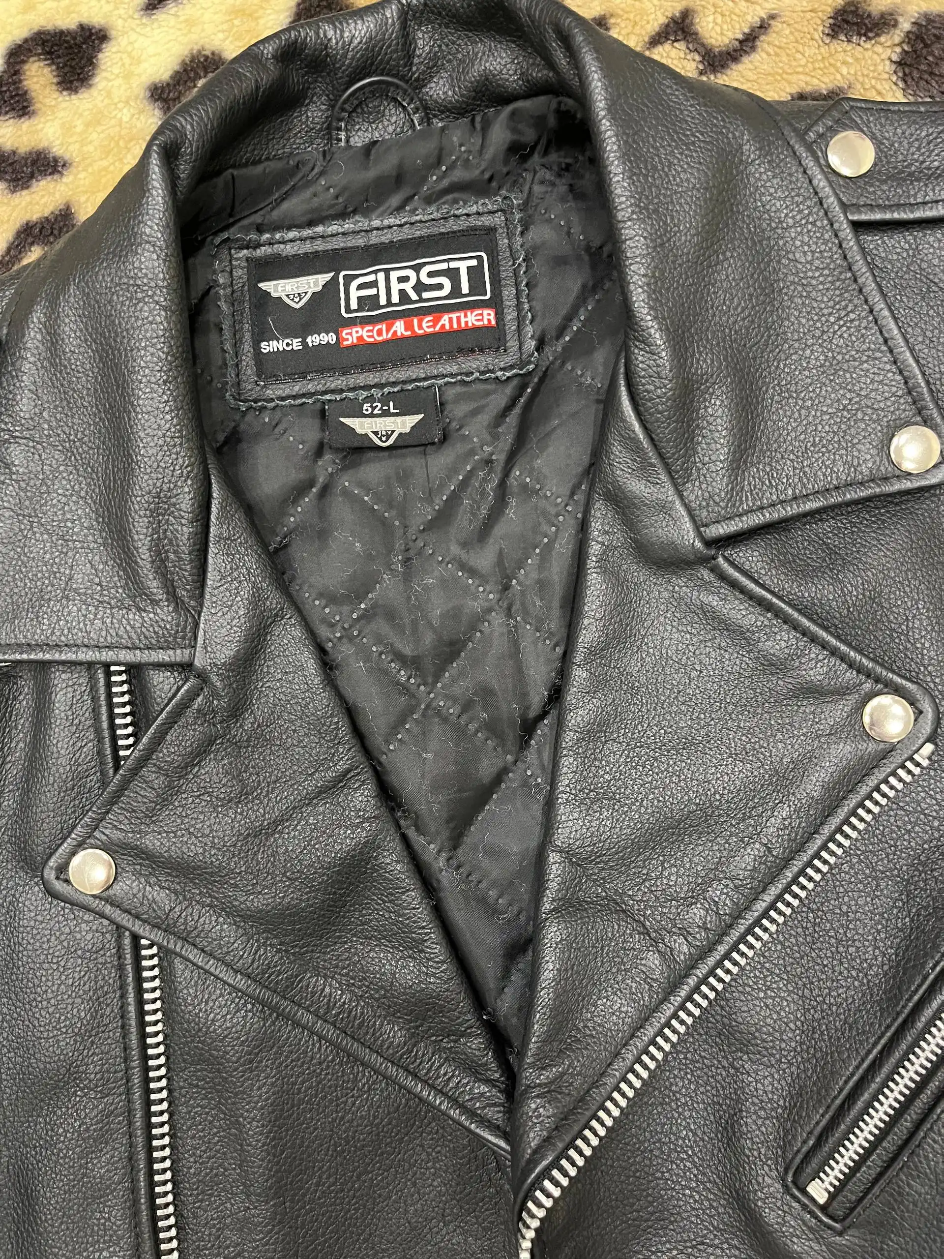 Продажа кожаной куртки First 52 размер