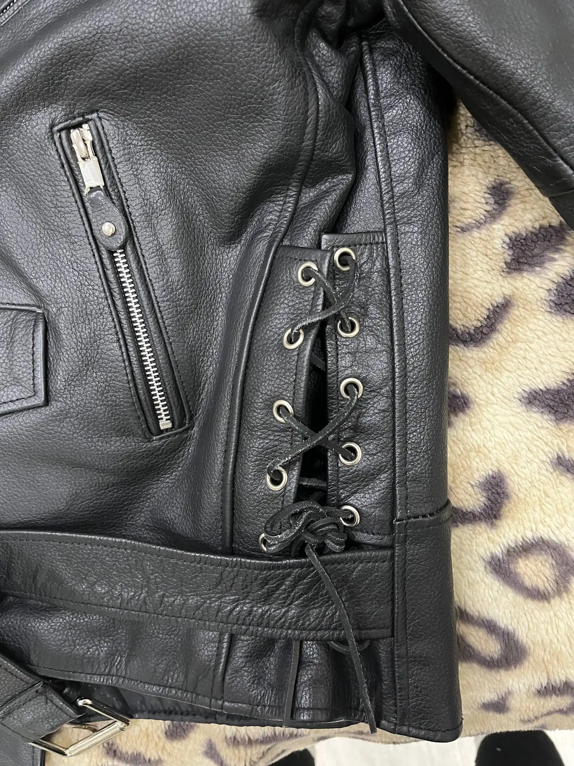 Продажа кожаной куртки First 52 размер