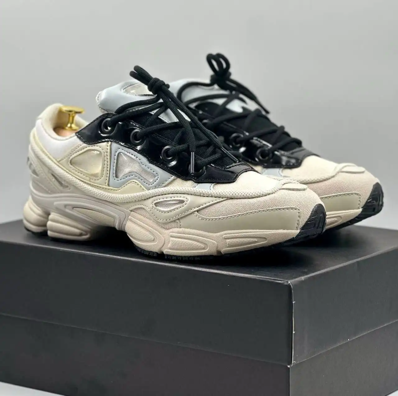 Adidas Ozweego 3 x Raf Simons - Уникальные кроссовки