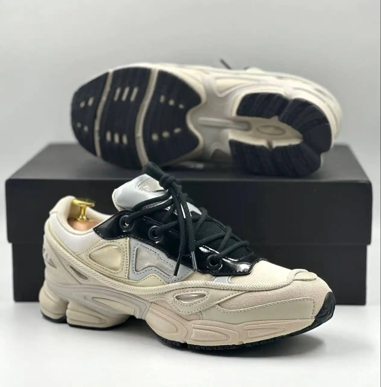 Adidas Ozweego 3 x Raf Simons - Уникальные кроссовки