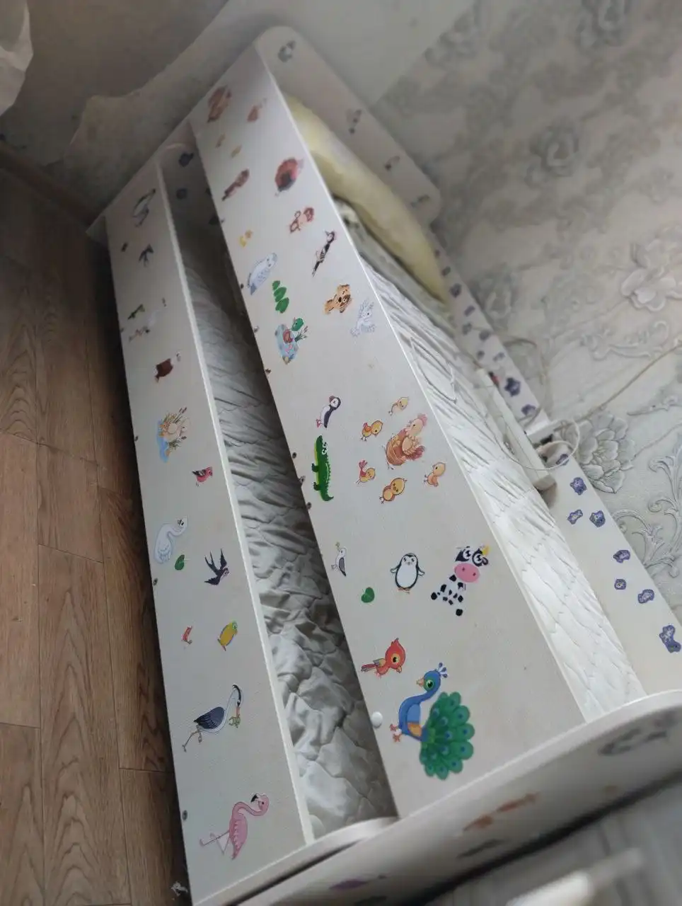 Двухярусная кровать без матраса