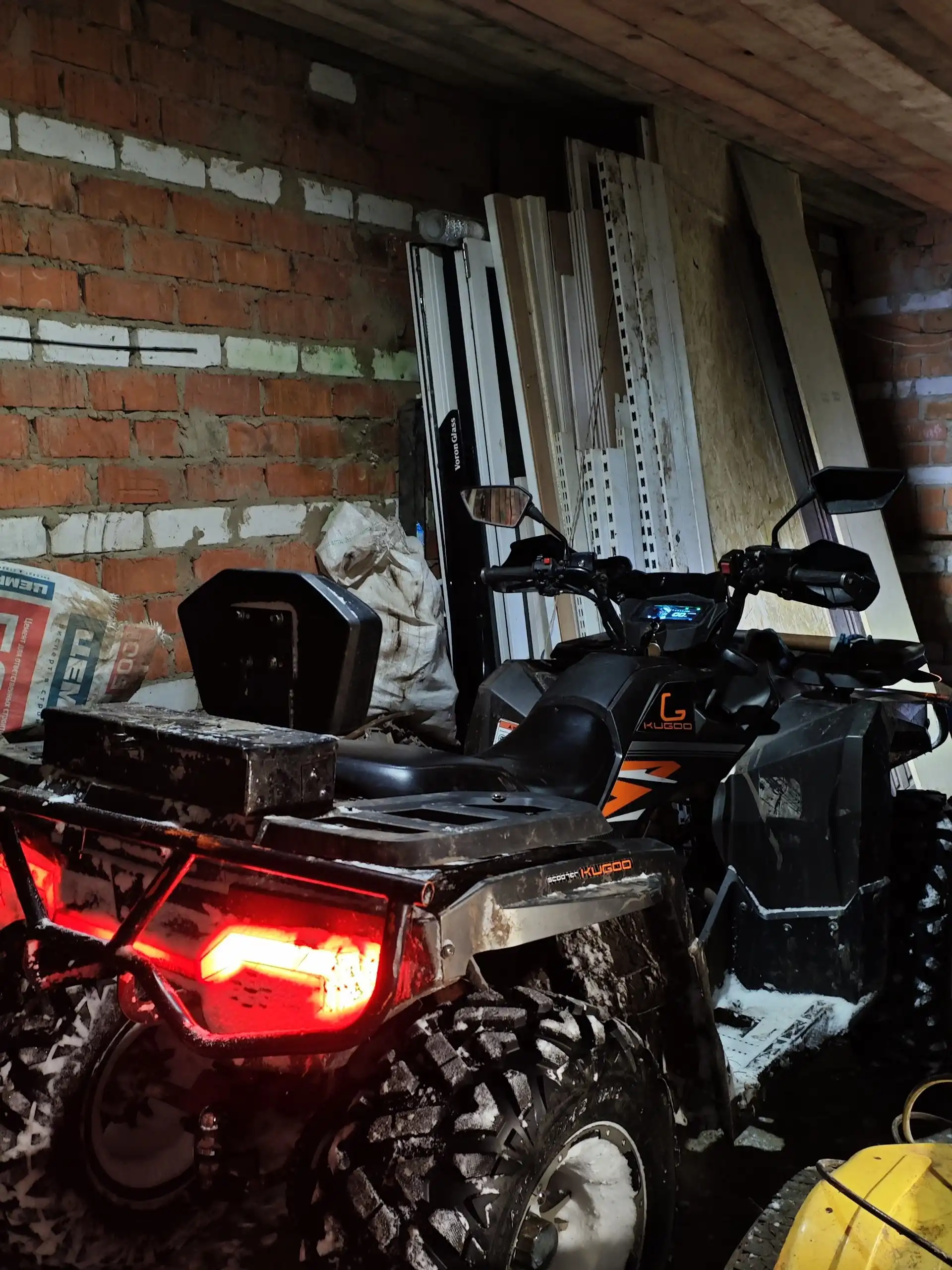 Продажа квадроцикла 300сс практически новый