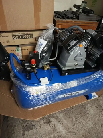 Новый компрессор Ремеза 100л - Инструменты в Чебоксары