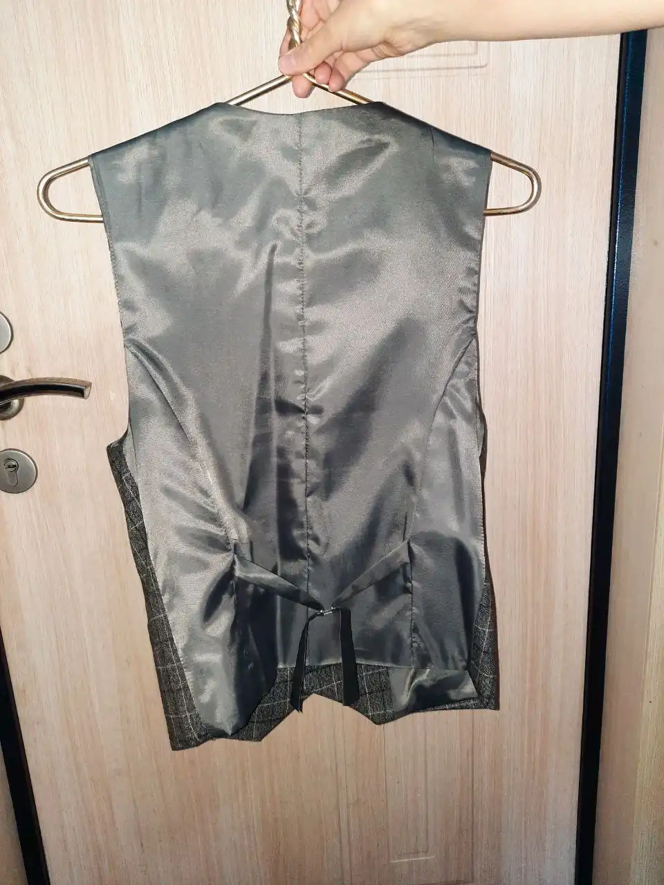 Серый мужской костюм-тройка в клетку Dimevels