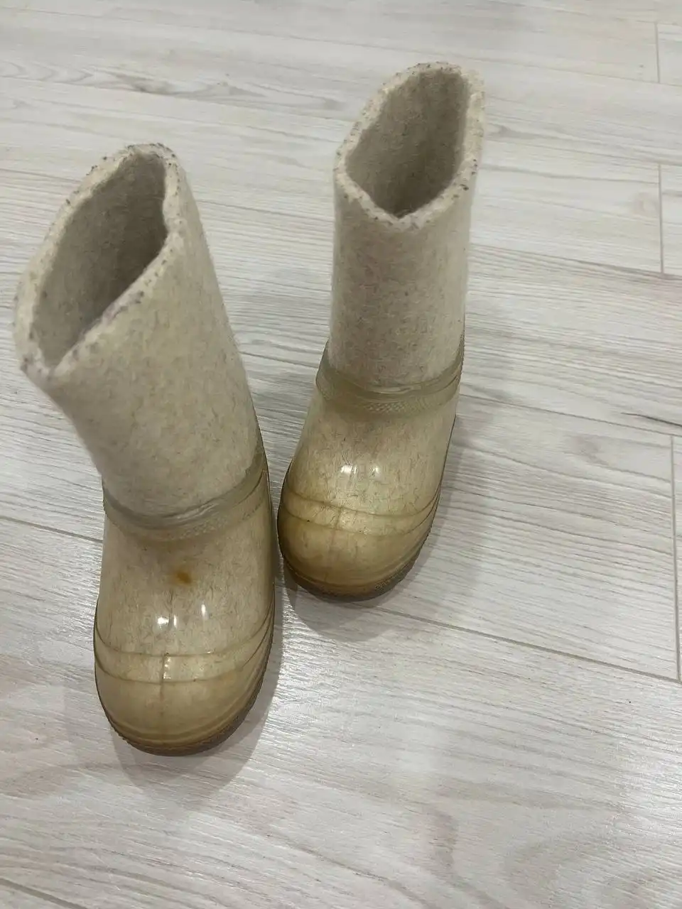 Продажа одежды: платье, валенки, полукомбинезон