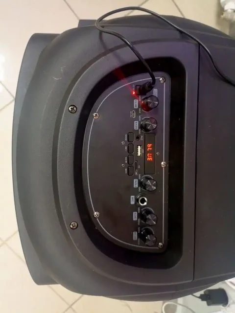 Продам большую блютуз колонку с функцией караоке - Аудиооборудование в Чебоксары