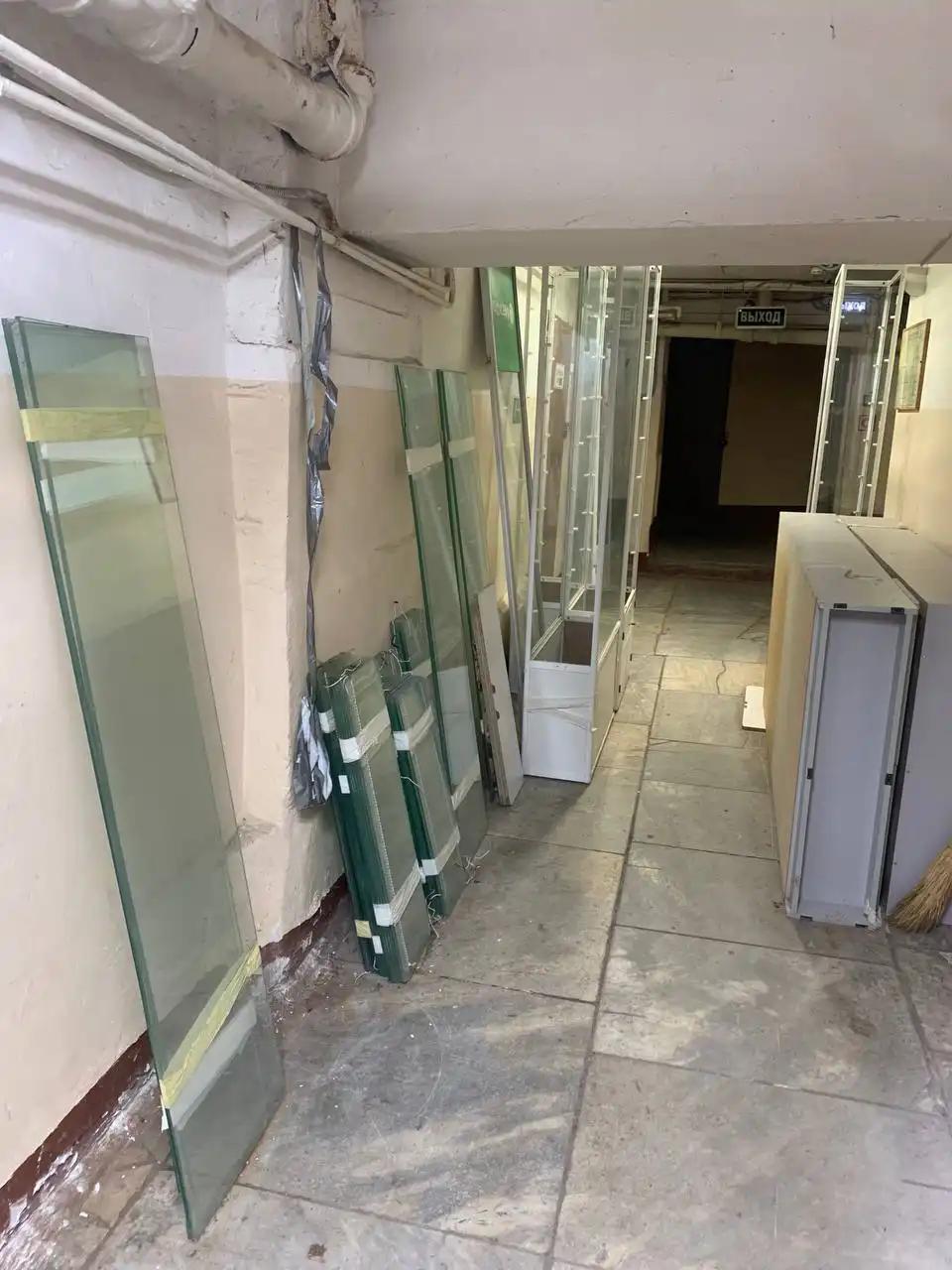 Витрины с подсветкой в наличии - Мебель для торговли (Барахолка) в Чебоксары