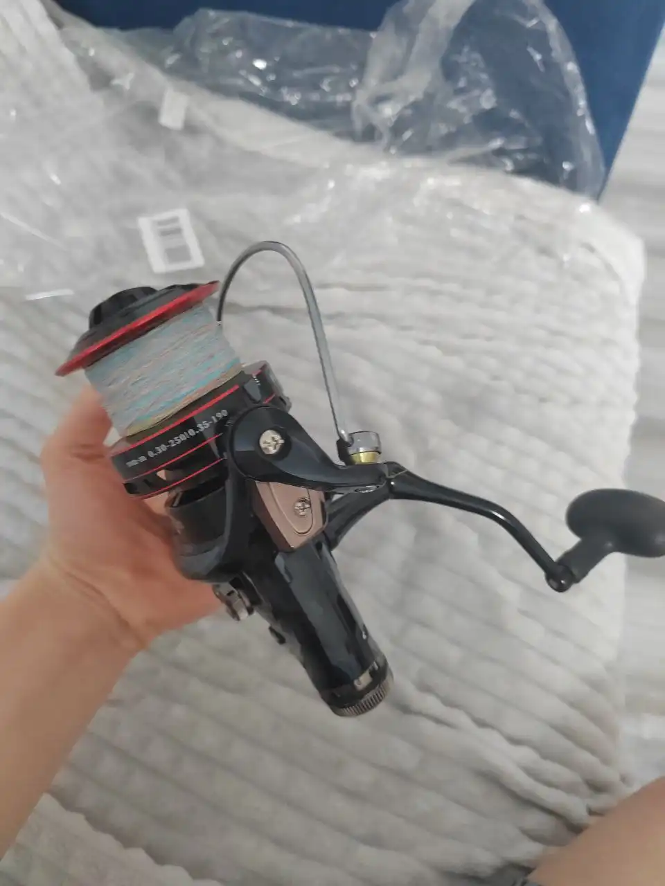 Продам катушку с плетенкой - Рыбалка (Хобби и отдых) в Чебоксары