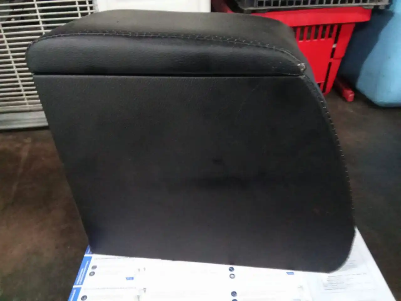 Подлокотники для автомобилей Lada Granta, Hyundai Solaris, Kia Rio - Автоаксессуары (Запчасти) в Чебоксары