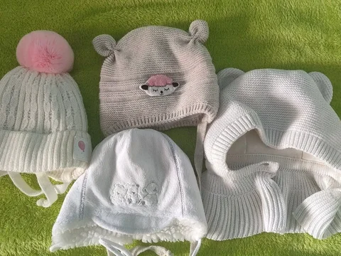Шапочки для девочки зимние и демисезонные - Сумки в Чебоксары