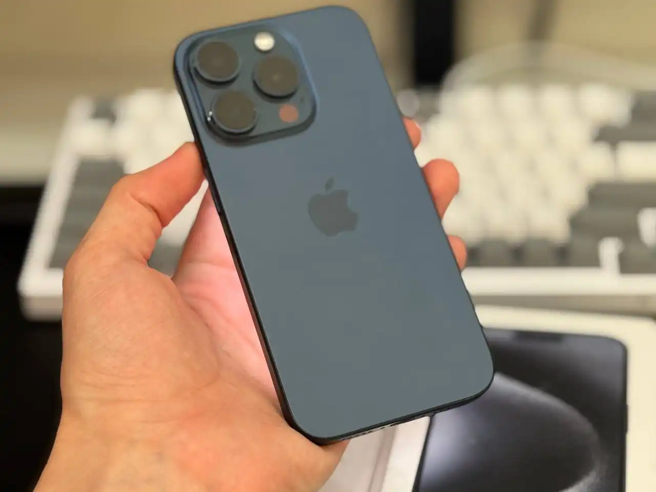 Телефон меньше года в Чебоксарах - Электроника (Барахолка) в Чебоксары