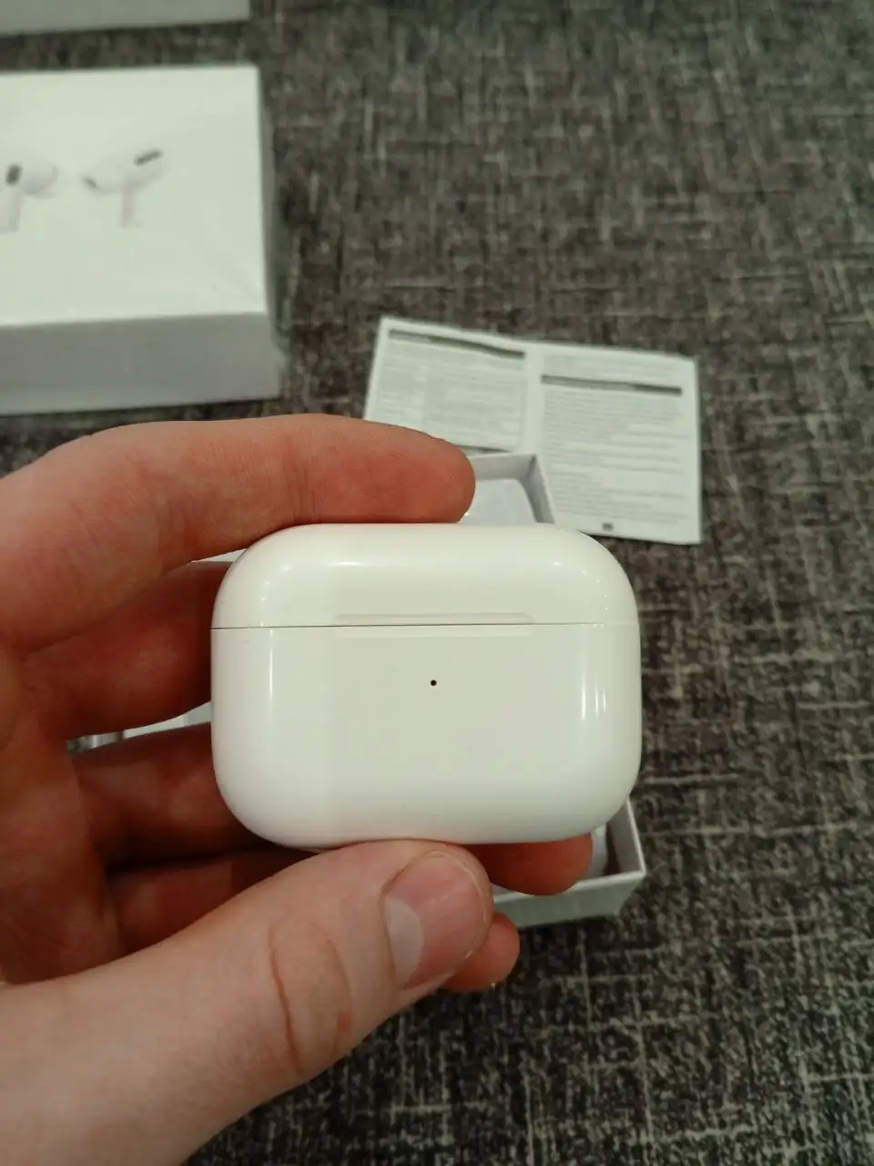 Стильные Bluetooth-наушники с кейсом для зарядки - Наушники (Электроника) в Чебоксары