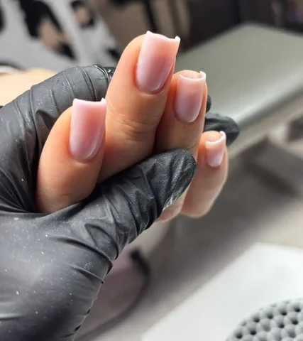 Ищу моделей на маникюр для заполнения фотокарточки - Автоуслуги в Чебоксары