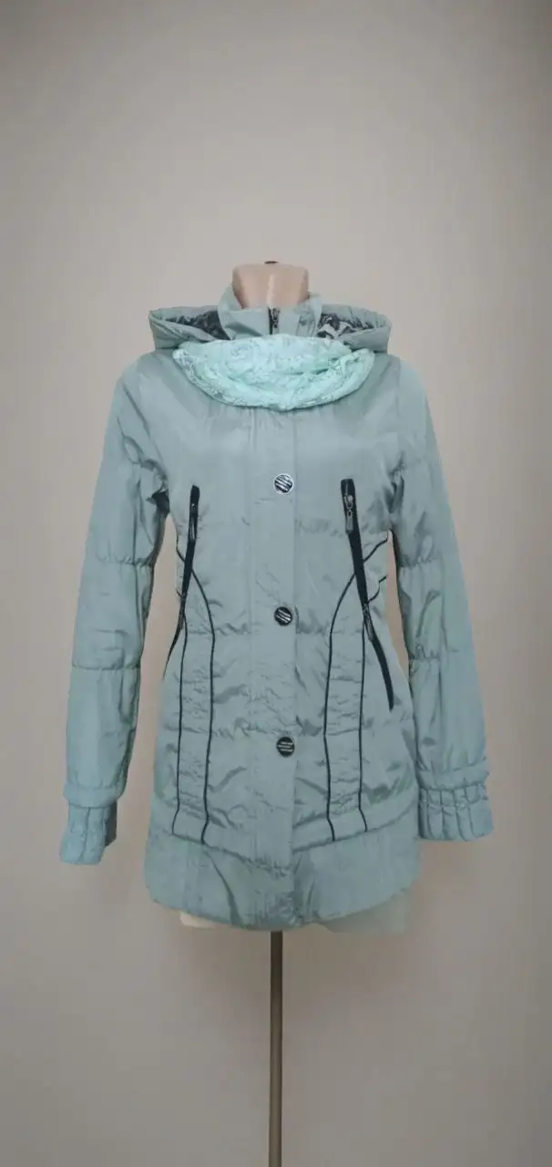 Куртка демисезонная бу 42 размера - Верхняя одежда (Одежда) в Чебоксары