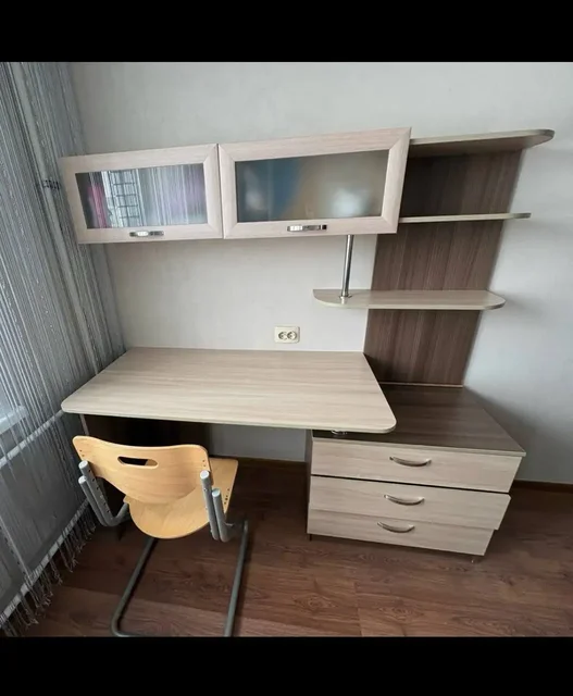 Продажа стола, тумбочки и туалетного столика - Сувениры/Подарки в Чебоксары