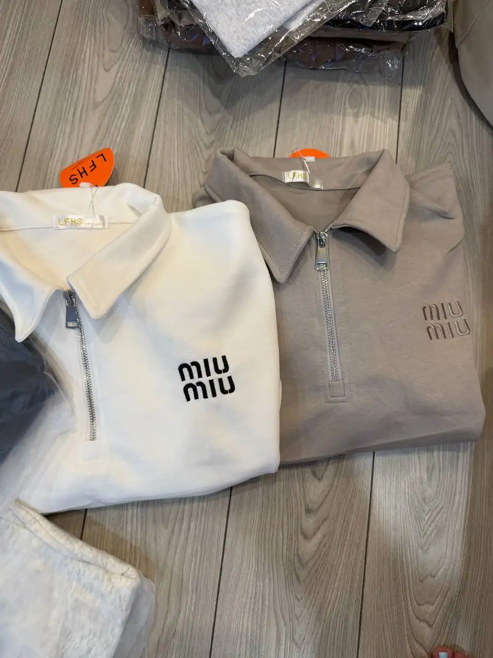 Мужская и женская одежда: лосины, футболки, кофты, носки - Нижнее белье и аксессуары (Одежда) в Чебоксары