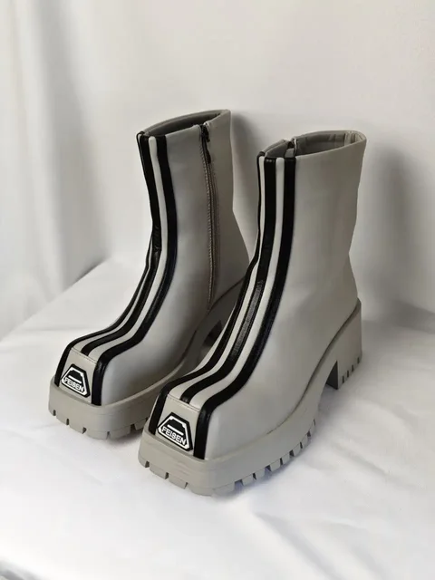 Весенние ботинки новые в коробке - Спортивная одежда в Чебоксары