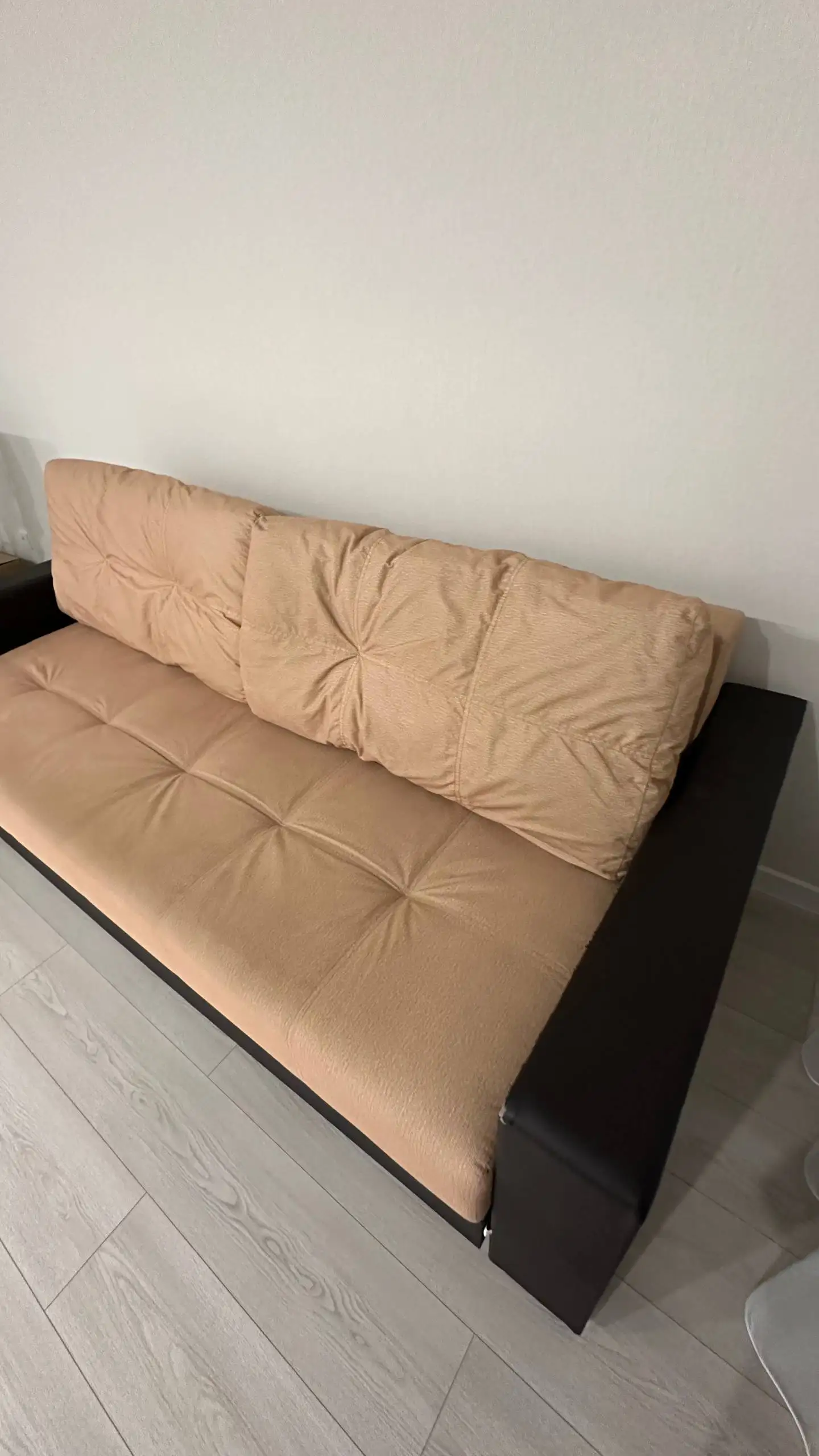 Продается диван с выдвижным механизмом - Барахолка в Чебоксары