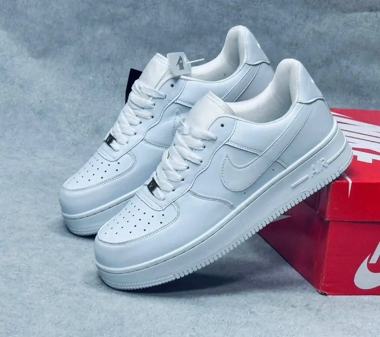 Nike Air Force 1 белые и черные - Обувь (Барахолка) в Чебоксары