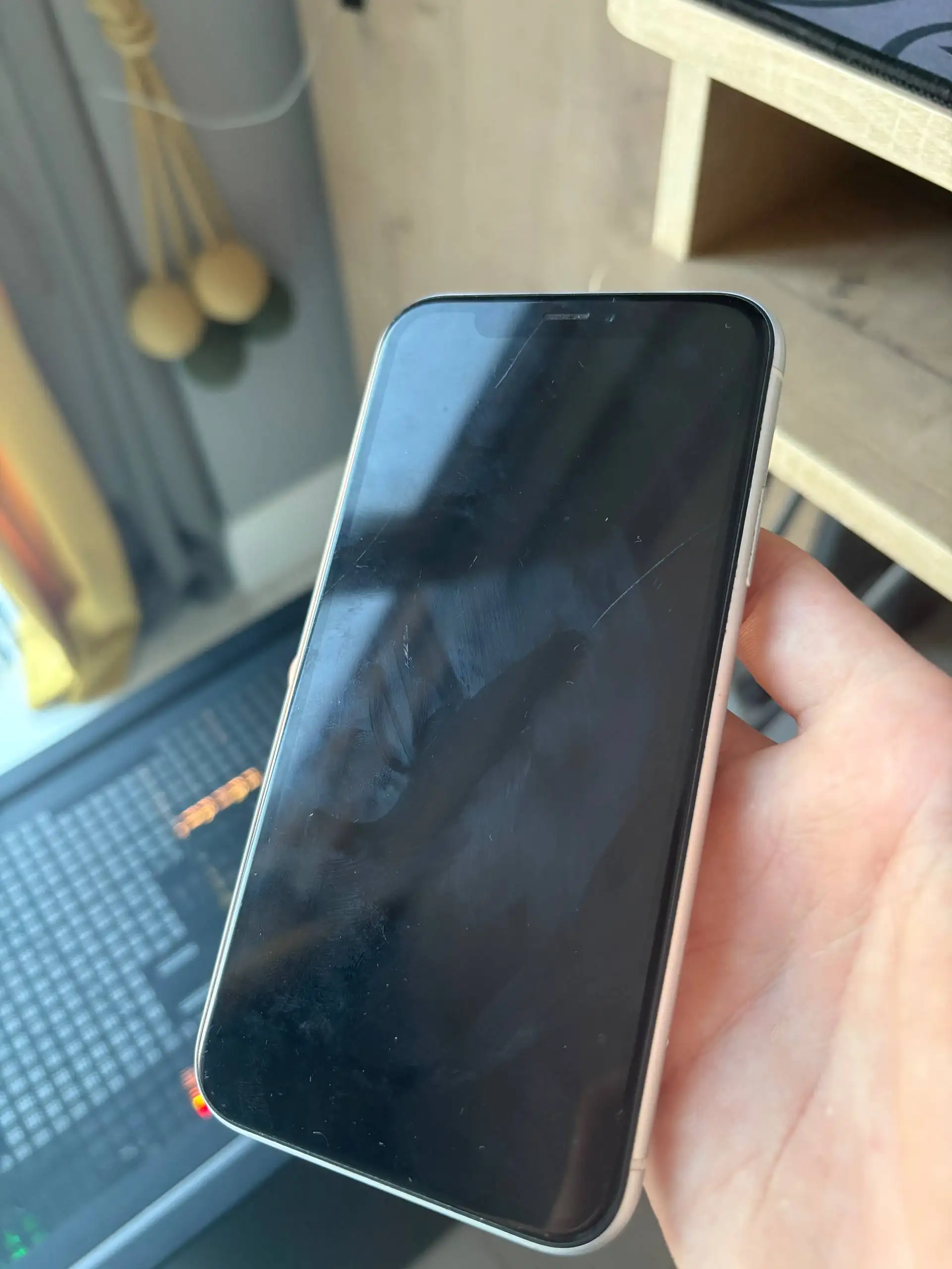 Продам iPhone XR и iPhone 11 в Чебоксарах - Смартфоны (Электроника) в Чебоксары